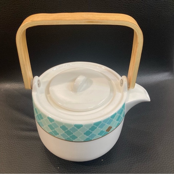 DAVID’S TEA Never Used Green Leaf Motif Gold Accent Wood Handle Tea  Pot - Picture 10 of 15